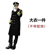 Черное пальто без аксессуаров