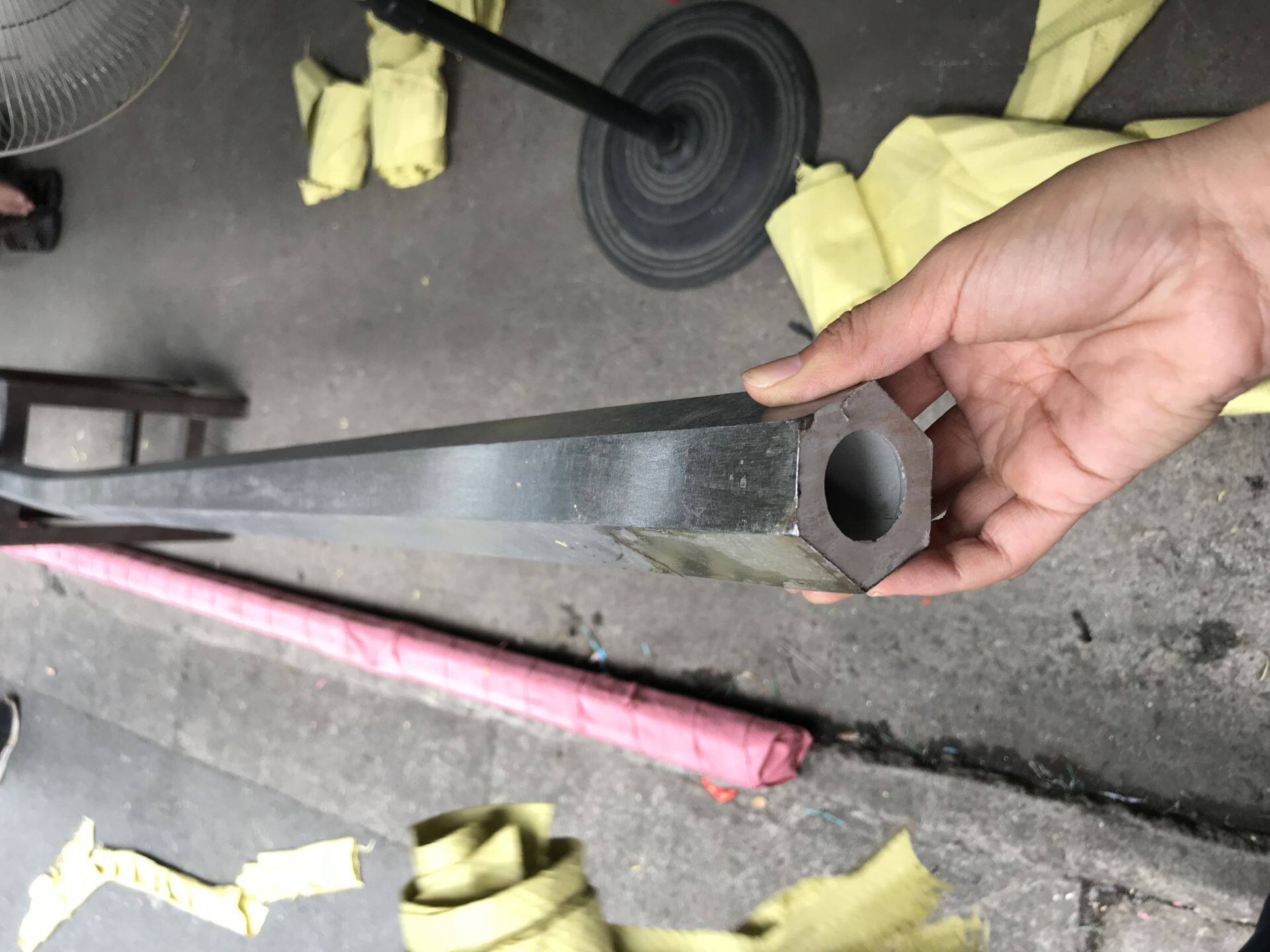 304 stainless steel hexagonal hollow round pipe six angle steel bar profiled pipe outer diameter 35mm outer diameter 16 16 diameter 18