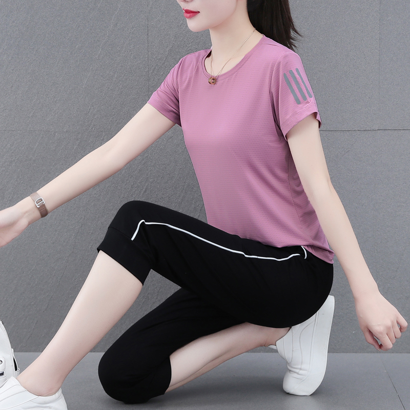 Ice Silk Quick-Drying Sports Suit for Women, Thin Style, 2026 Summer, Cropped Pants, Running Outfit, Loose and Breathable, Short-Sleeved Two-Piece Set