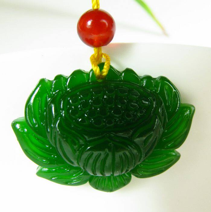 Natural A goods Xinjiang Hetian jade jasper pendant Kunlun jasper spinach green snow lotus pendant Special offer