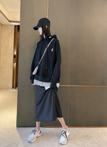 Black hooded sweater skirt ingenuity design comfortable breathable cotton terry texture youthful vitality