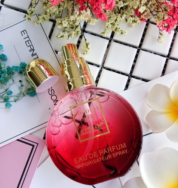 Luo Yu thơ nước hoa dầu tóc cổ điển màu đỏ ma thuật tóc thẳng sửa chữa khô ranunculus nóng nhuộm tóc hư - Nước hoa charme trust