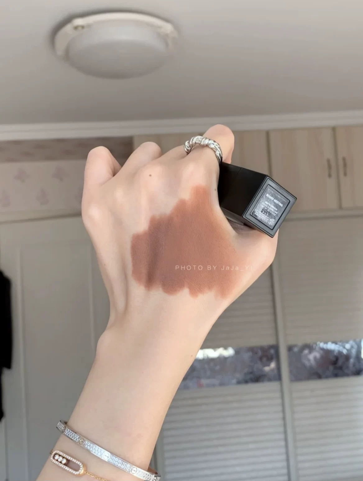 Губная помада матовая с сильной пигментацией Haitao ▼ HUDABEAUTY, помада-купол для заседания/третьей даты