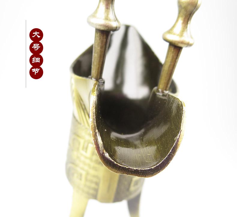Bán trang trí nhà cổ bằng đồng hoàng tử cốc tam giác 乾 chén rượu thủy tinh 樽 đạo cụ trang trí - Rượu vang ly uống rượu vang pha lê