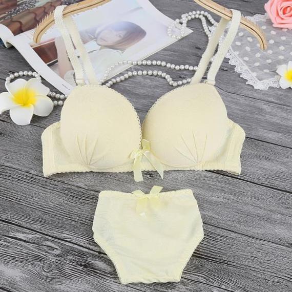 Mùa xuân và mùa thu Cô gái mới không có bộ đồ lót bằng thép hình tròn 19 bộ đồ chơi cho học sinh trung học quần xì áo vú