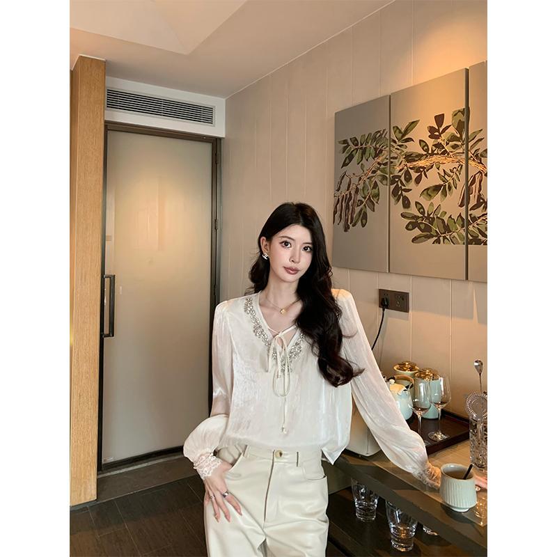 Kunzong [Star Frost] Heavy Craft V-Neck Lace Shirt for Women, Stylish and Elegant Socialite Long-Sleeve Top, New Spring Collection
