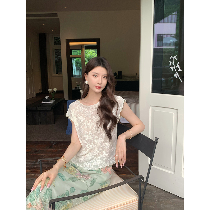 Kunzong Kun【Summer】Beige Lace Vest for Women, Hollow-Out Versatile Design with Small Flutter Sleeves, New Summer Top