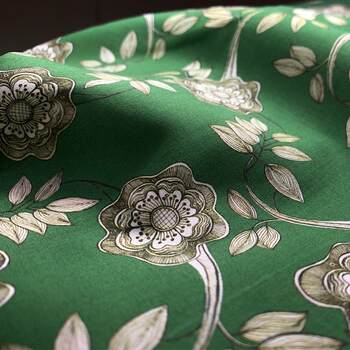 Green bottom pure cotton printed fabric thin sewing material Green bottom pure cotton printed fabric thin sewing material