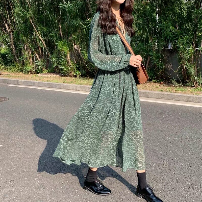 2021 new women's spring and autumn French style waist slimming high-end celebrity temperament dress super fairy forest system