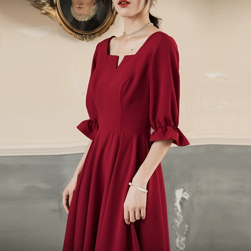 Toast Wear Bride 2025 Новое женское винно-красное платье для помолвки и встречи выпускников, маленькое платье, можно носить в обычном режиме