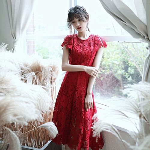 Бордовое вечернее платье, коллекция 2023