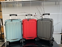 Иностранные чиновники поднимают утечку 20 -дюймового отверстия красного фронта