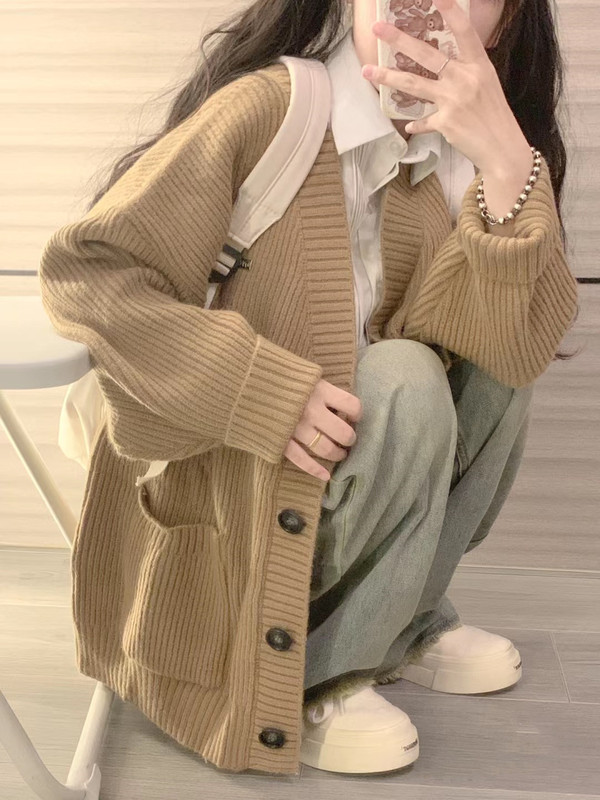 Early Autumn Lazy Style Japanese Retro Sweater Jacket for Women 2026 New Popular Loose Knit Cardigan Top
