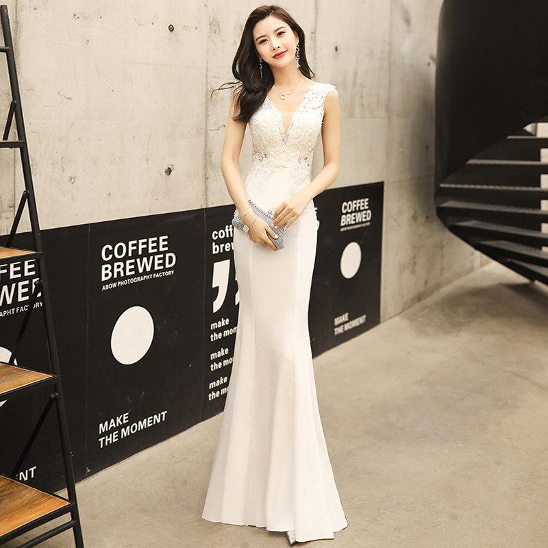 White Light Evening Dress for Women 2026 New Style Elegant Banquet Fishtail High-End Socialite Host Annual Meeting Dress