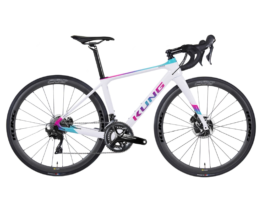 KING HORIZON MINI ATTACKS SKYLINE, TRUMP'S NEW CARBON FIBER ROAD FRAME SET CLIMBS HILLS AND BREAKS THE WIND