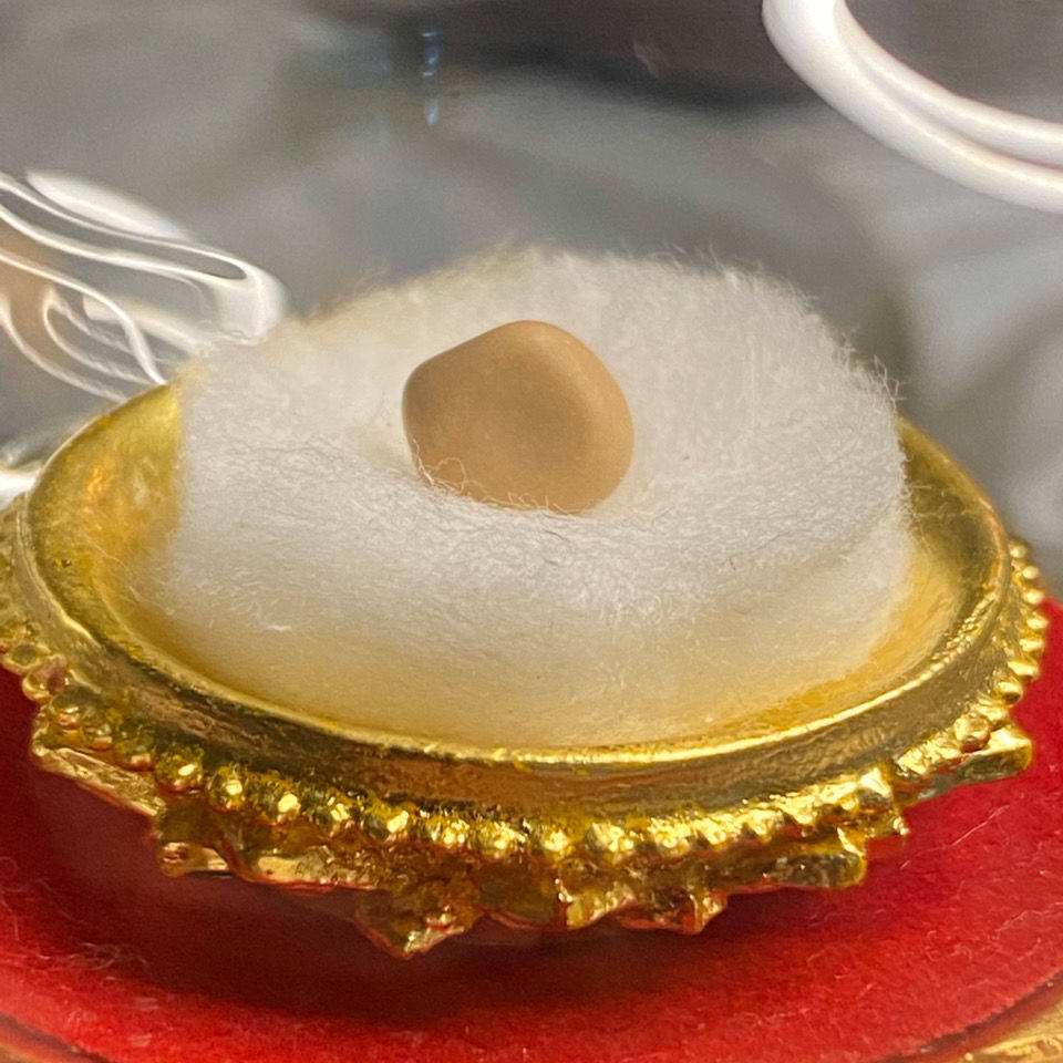 The diamond is sturdy for the Sherita Gau box size of about 6 - 8 mm