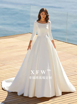 French temperament satin wedding dress 2021 new bride simple main yarn trailing shoulder long sleeve retro palace style