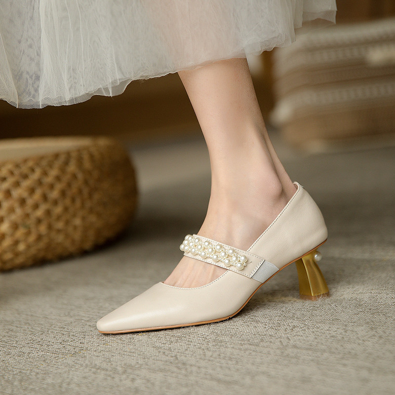 White pearls in heel lined with Buttoned Mary Precious Shoes Pointy Style Retro Single Shoes 2021 Foreign Pie High Heel Shoe Spring