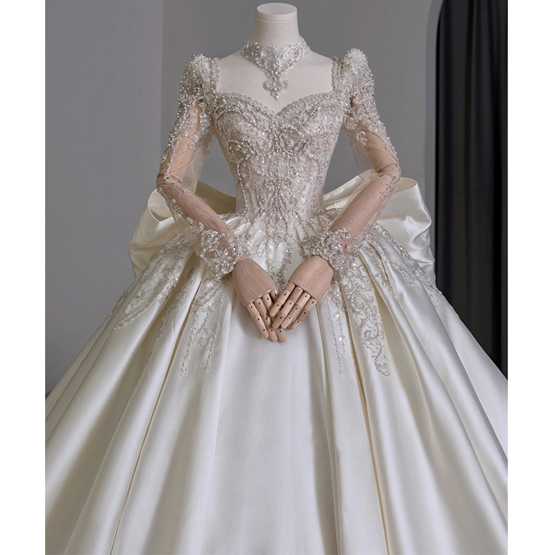 Long -sleeved wedding dress 2023 new bride's tail small man goes out, gauze, retro 2024 winter high -grade satin Long -sleeved wedding dress 2023 new bride's tail small man goes out, gauze, retro 2024 winter high -grade satin