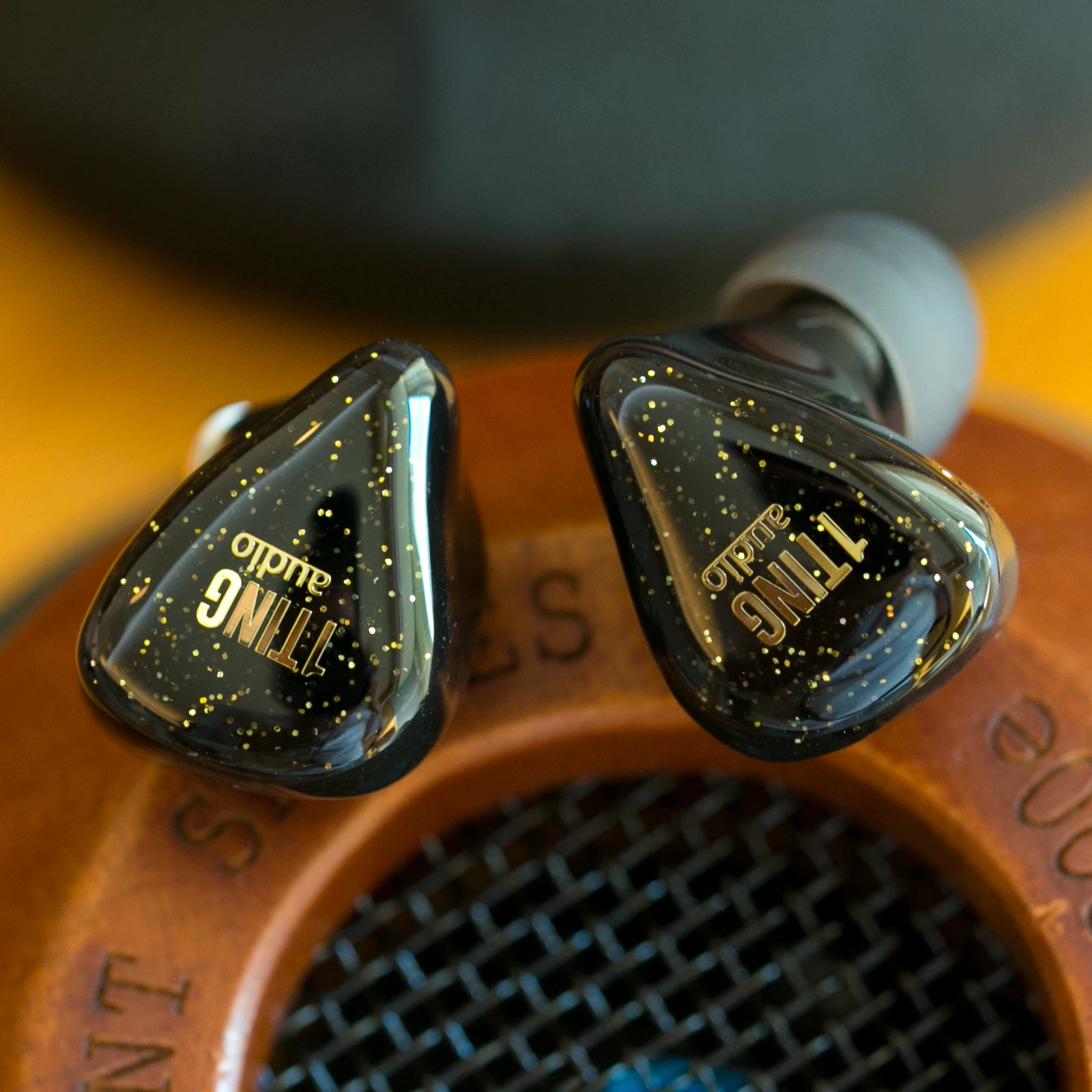1TING Xingyun Yiting HIFI наушники, кольцевой железный корпус, сочетанные с вставными наушниками высокого качества