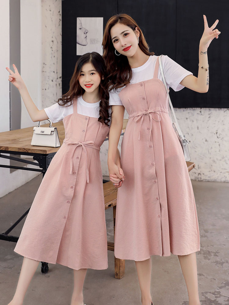 Parent-child summer dress mother-daughter dress 2021 new fashion Korean version of the net red Ocean school suit high-end two-piece set