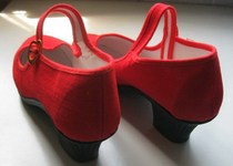 Minority Yiliang waist drum Yangko dance performance shoes plastic bottom strap womens middle heel cloth shoes Red