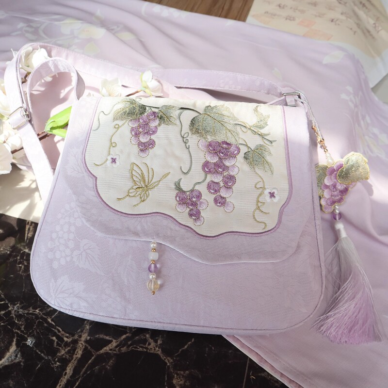 Original Han Dynasty Style Grape Embroidery Bag, Antique-Style Peddler Bag, New Chinese Style, Versatile, Large-Capacity Crossbody Bag Original Han Dynasty Style Grape Embroidery Bag, Antique-Style Peddler Bag, New Chinese Style, Versatile, Large-Capacity Crossbody Bag