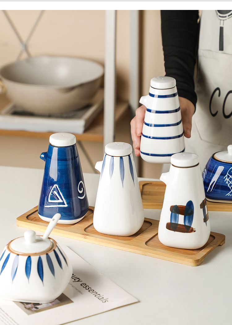 The Spice bottles suit Japanese kitchen sauce vinegar bottle wind reserves ceramic bottle caster oil can vinegar sauce pot pot