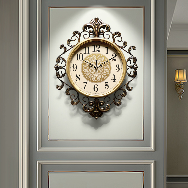 European retro wall clock Creative living room clock American Metal clock Household art Modern simple atmospheric hanging watch