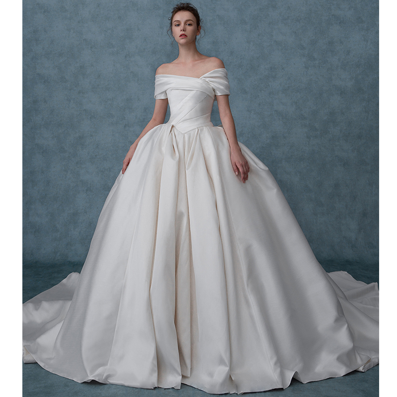 Satin main wedding dress for brides 2020 new model large trailing out yarn small light 2021 simple word shoulder