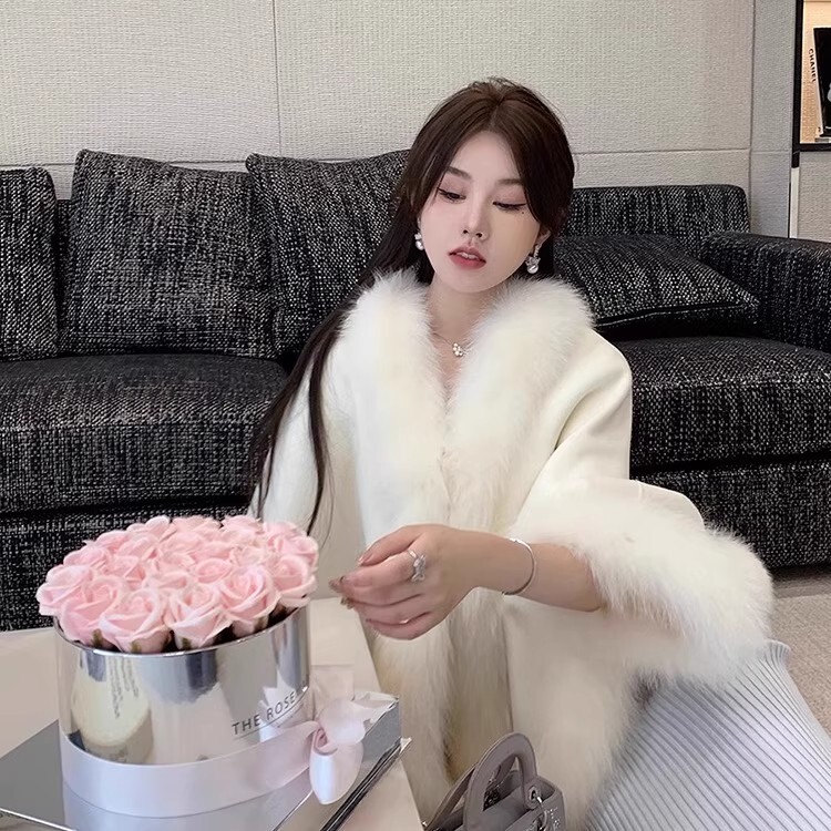 Shawl for Wedding with Cheongsam, New Autumn and Winter 26 Style, Eco-Friendly Fur, Fox Fur Outerwear, Cape Coat, Fur Coat for Women