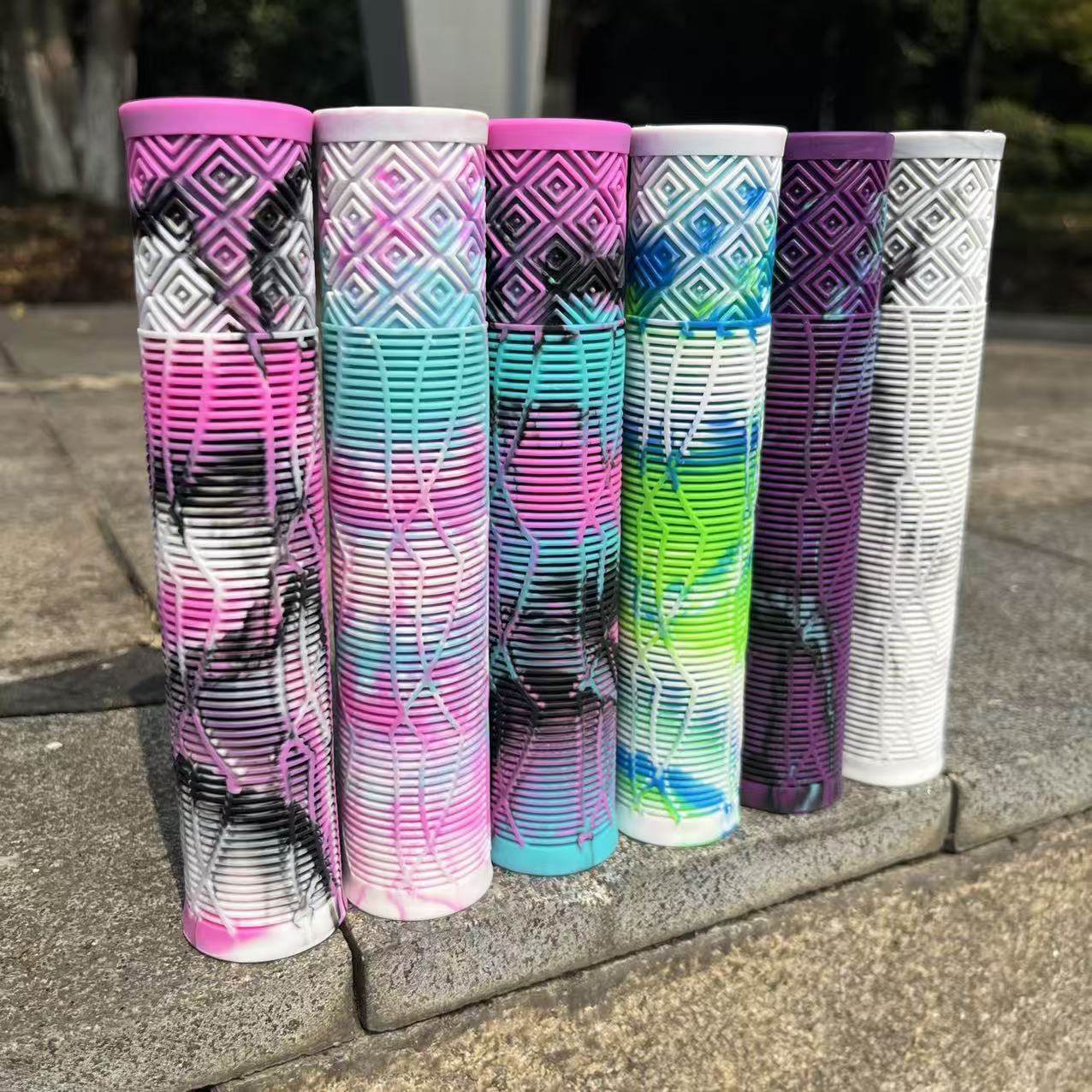 スクーターや自転車用の、長さ160mmの滑り止め付きカラフルなハンドルグリップ。