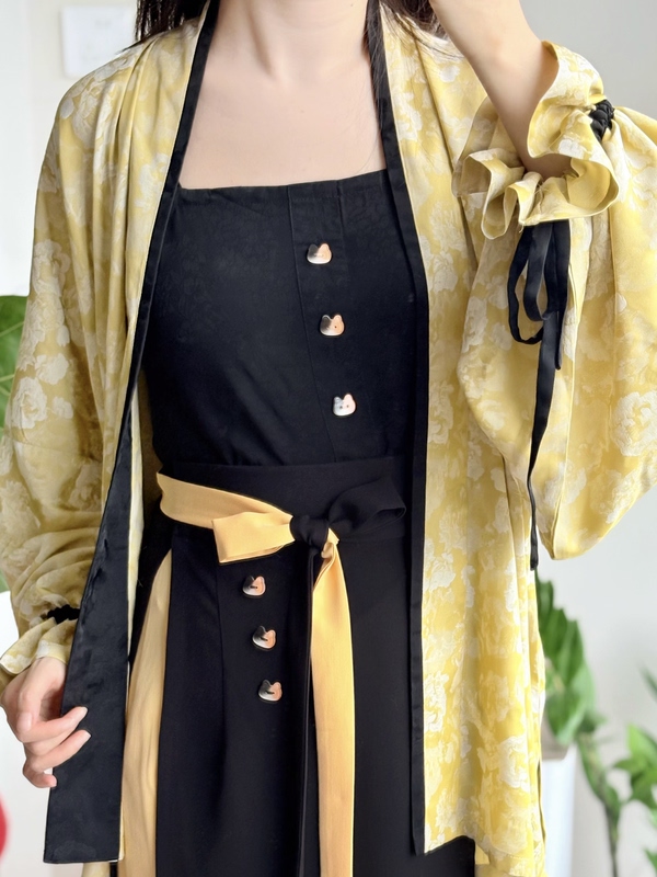 [Hide and Seek•Night Owl] Black Faux Waist-Cinching Suspender with Cat Buckle, Dark Pattern Jacquard, Imitation Silk Summer Hanfu