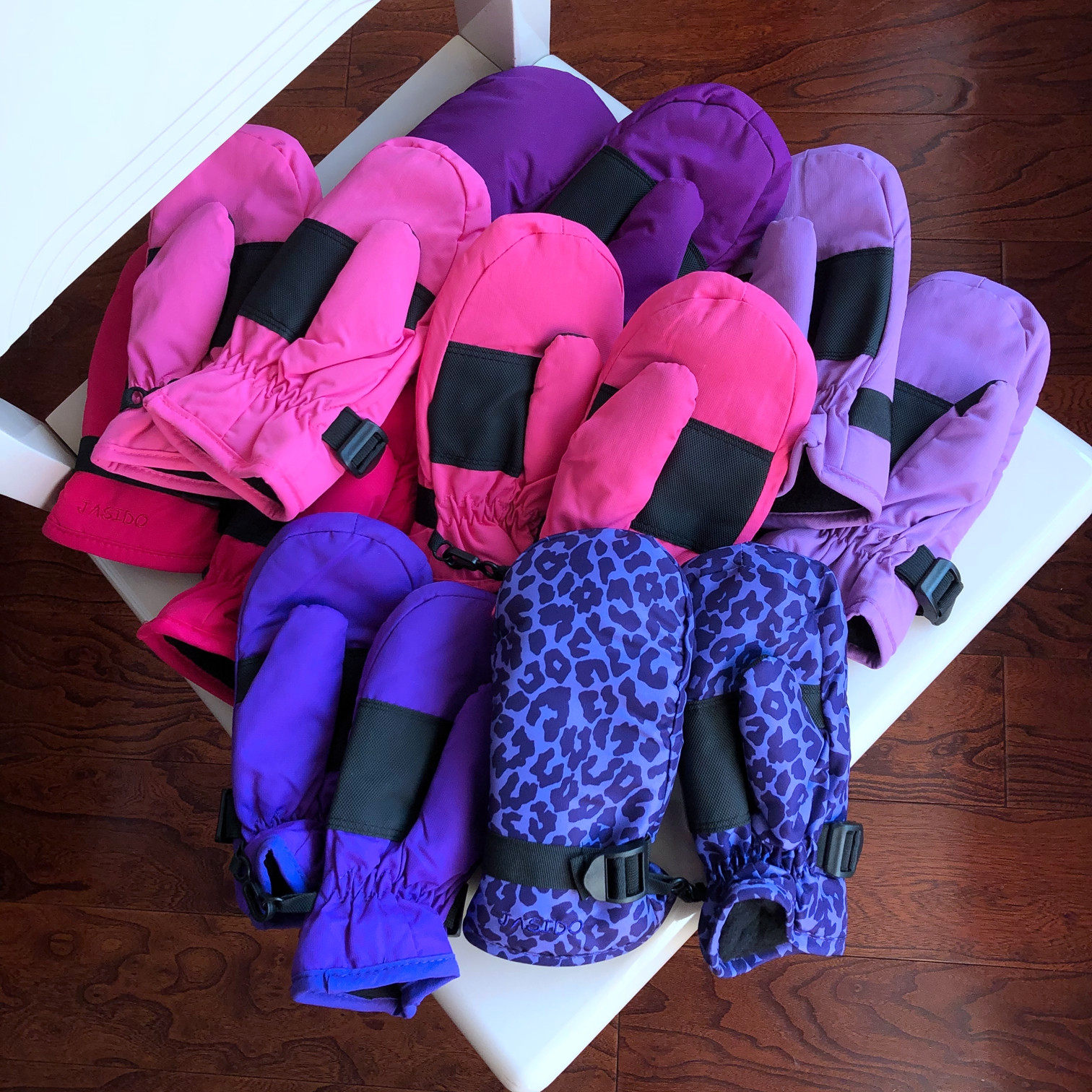 Children's outdoor ski gloves winter warm windproof color random-12 4