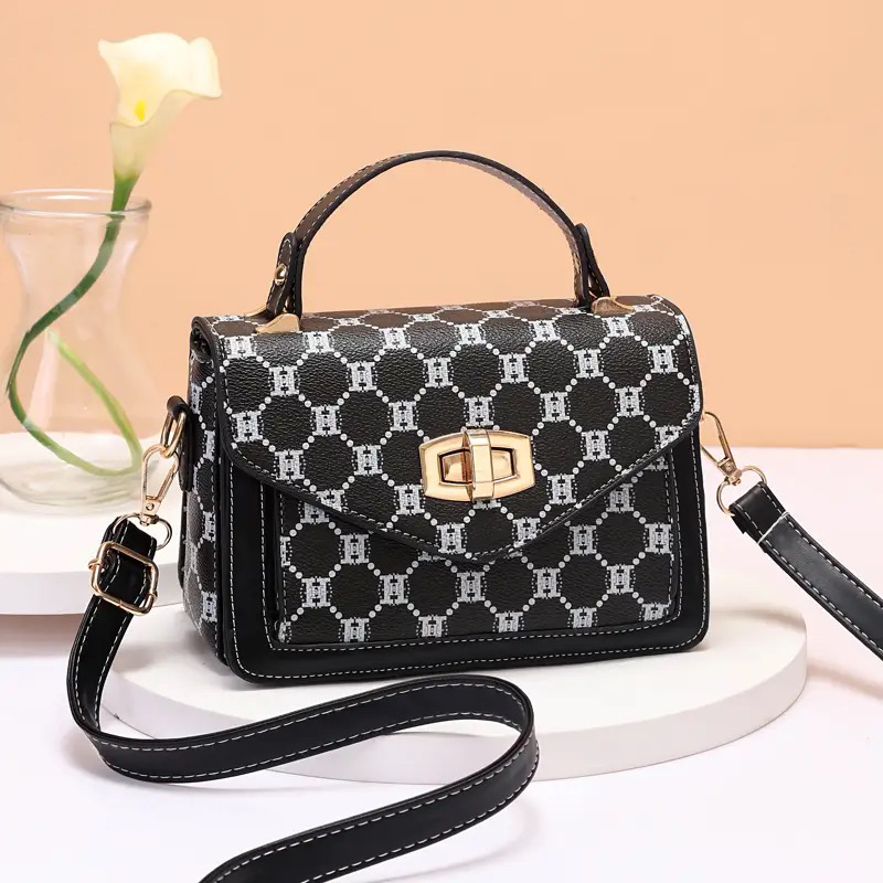 Trendy and Fashionable Versatile Single-Shoulder Crossbody Small Square Bag for Women, High-End Stylish Handbag, Korean Style Women's Bag