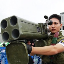 Four-barrel rocket gun m202 electric burst toy gun Boy 6 birthday gift 9-year-old soft bullet gun egg gun mortar