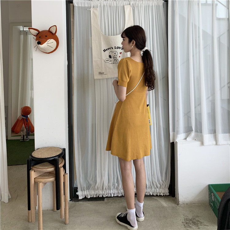 Retro single-breasted, form-fitting knitted dress that exposes the collarbone pic 44