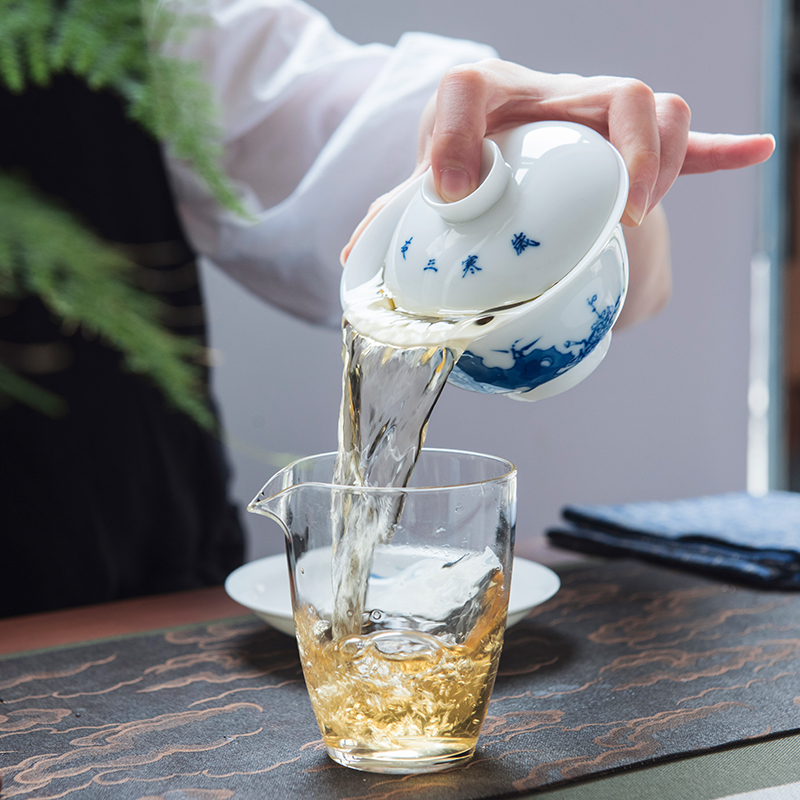 Good thing, hand - made Chinese jingdezhen ceramic tea set manually set kung fu tureen white porcelain tea cups of tea taking