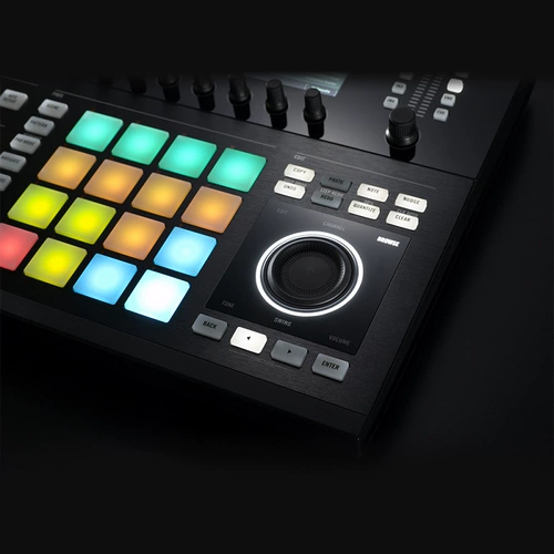 Ni Maschine Studio Флагманская версия флагманской версии контроллера эффекта Strike Pad DJ на электронном звуковом характеристике
