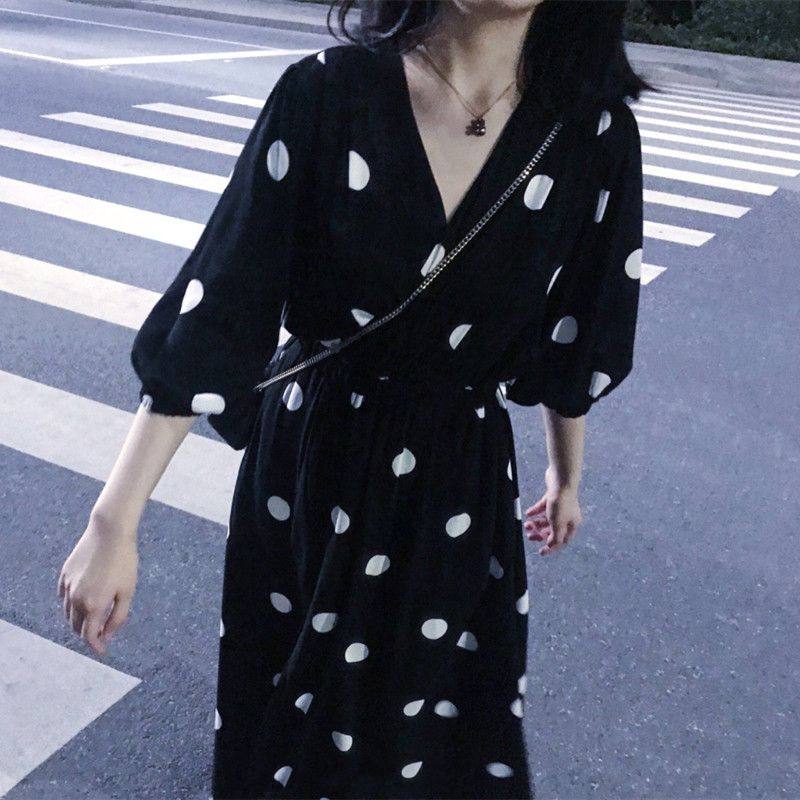 Polka dot dress women 2023 summer new Korean version of the small mid-length section slim waist seaside holiday dress