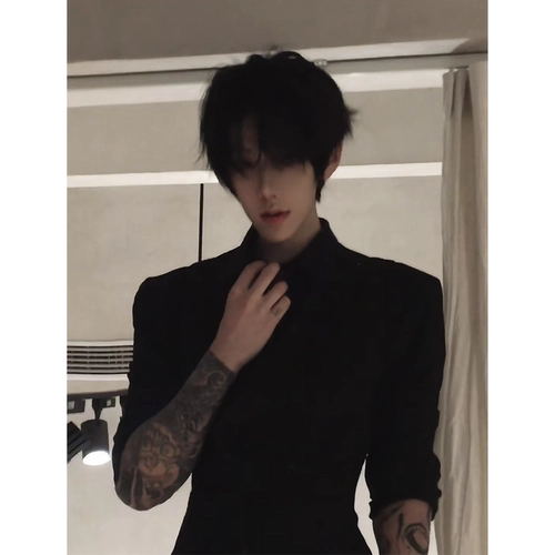 Черная бархатная демисезонная приталенная утепленный лонгслив, удерживающая тепло толстовка