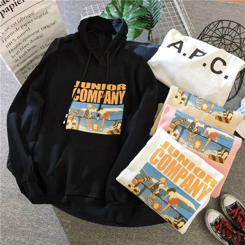 Белая футболка, шапка для отдыха, демисезонное термобелье, толстовка, короткий рукав