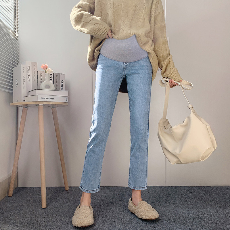 2022 new pregnant woman jeans spring outfitting outside wearing body fashion Han version of slim straight tube smoke pipe pants Chauma moms spring autumn