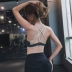 Sexy dây đeo vai mỏng đồ lót thể thao nữ rập khuôn yoga vest dây đeo làm đẹp trở lại sốc chạy tập thể dục bra bra - Đồ lót thể thao