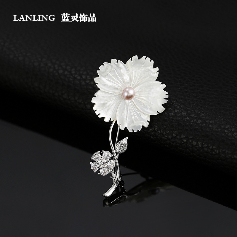 Luxurious Atmosphere Natural Shells Fresh Water Pearl Brooch Plum Blossom Chest Flowers Cherry Blossoms Do N't Needle Upscale Retro Temperament Women New