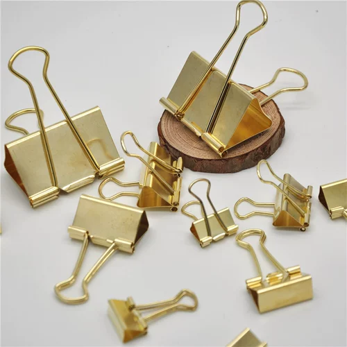 Дневник ноутбука Большой средний золотистого металлического с длинным хвостовым прибором. Зажиг зажима с зажимом DoveTail Простая папка учетной записи рук