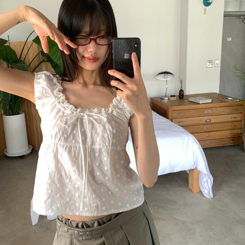 Korean ins Summer Lace Trim Patchwork Cotton Embroidery Short Sleeve Shirt Korean ins Summer Lace Trim Patchwork Cotton Embroidery Short Sleeve Shirt