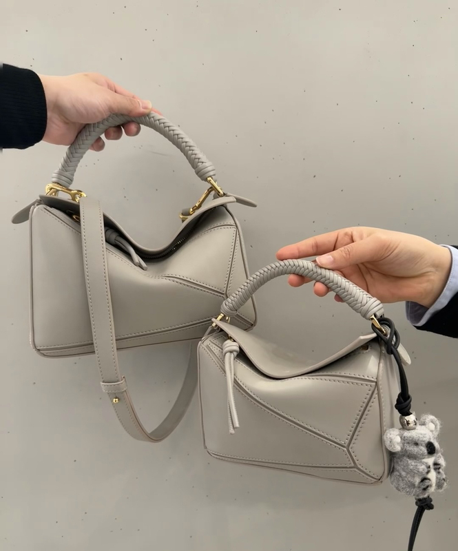Bag 25, Similar to Yang Mi's Style, Leather Geometric Bag, Genuine Leather Pillow Bag, Single Shoulder, Hand-Held, Crossbody, Color-Blocking Women's Bag Bag 25, Similar to Yang Mi's Style, Leather Geometric Bag, Genuine Leather Pillow Bag, Single Shoulder, Hand-Held, Crossbody, Color-Blocking Women's Bag