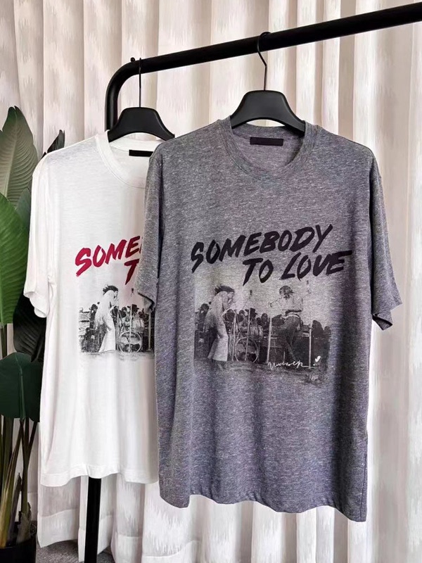 [Same Style as Qin Lan] Authentic Short-Sleeved T-Shirt 2025 Spring New Product with Vintage Rock Print, Loose Fit Mbe1Teet08