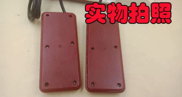 Phí vận chuyển Máy chủ lưu trữ Nintendo FC Máy trò chơi FC Máy chủ gốc FC Máy màu đỏ và trắng FC (phiên bản tiếng Nhật) - Kiểm soát trò chơi tay cầm chơi game